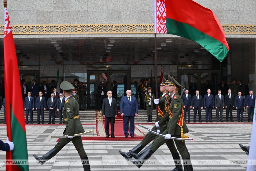 Alexandre Loukachenko et Massoud Pezeshkian