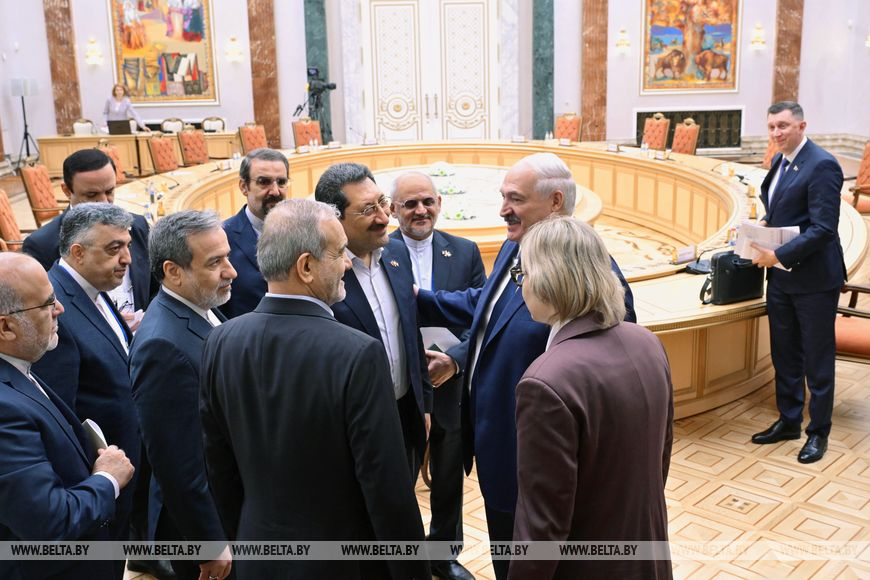 Alexandre Loukachenko et Massoud Pezeshkian